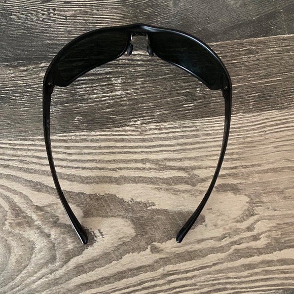 Maui Jim Big Wave Sunglasses. Black. Mens - Picture 2 of 11